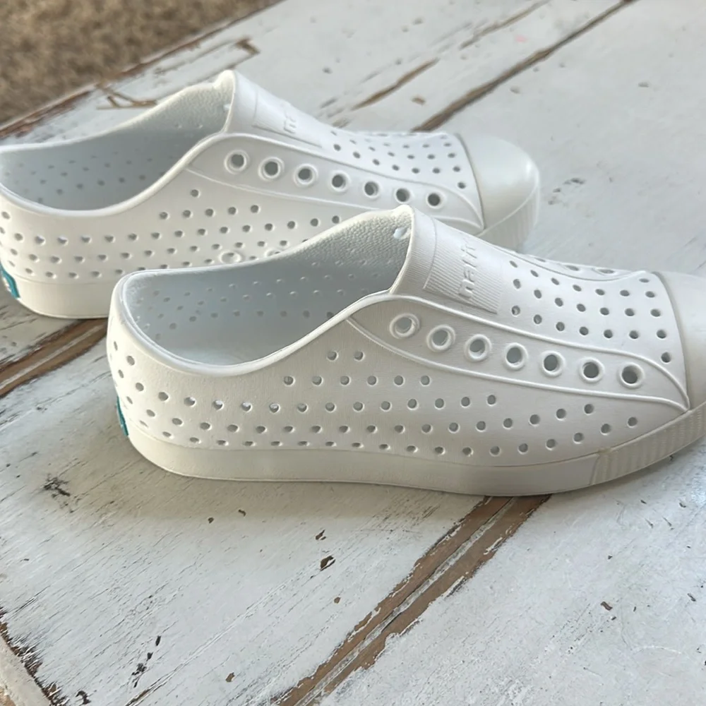 Native Shoes, Jefferson , White, Size J6 (Juniors 6) - Picture 4 of 7